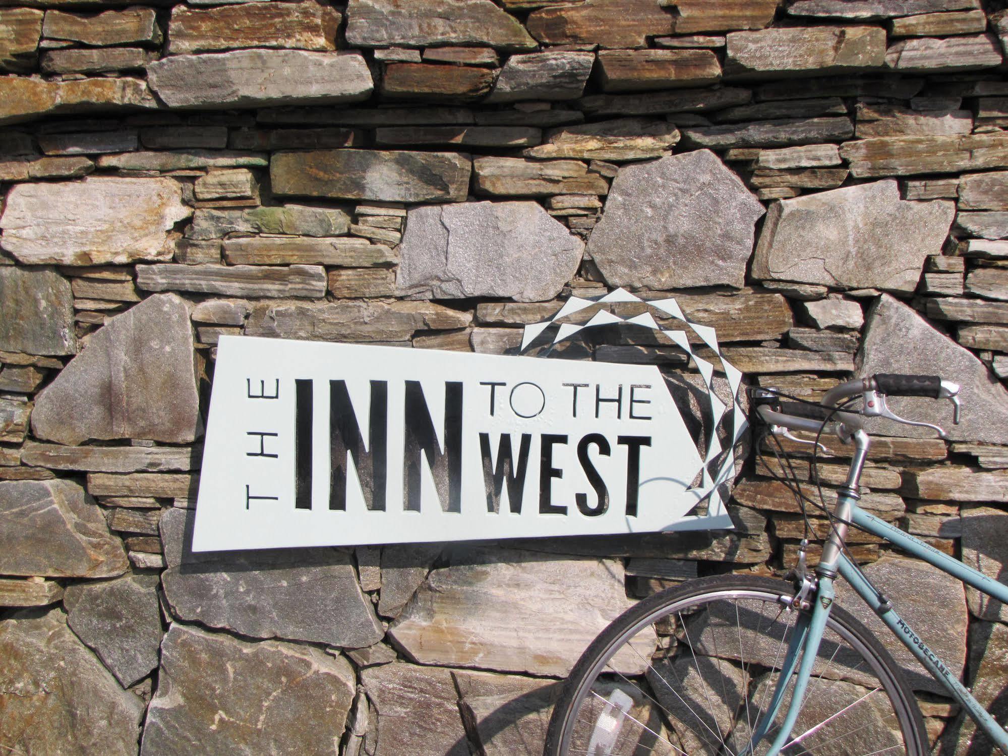 The Inn To The West Hotel Connemara Exterior photo